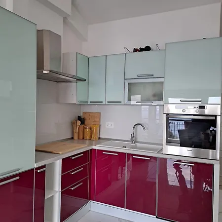 Six Apartment
